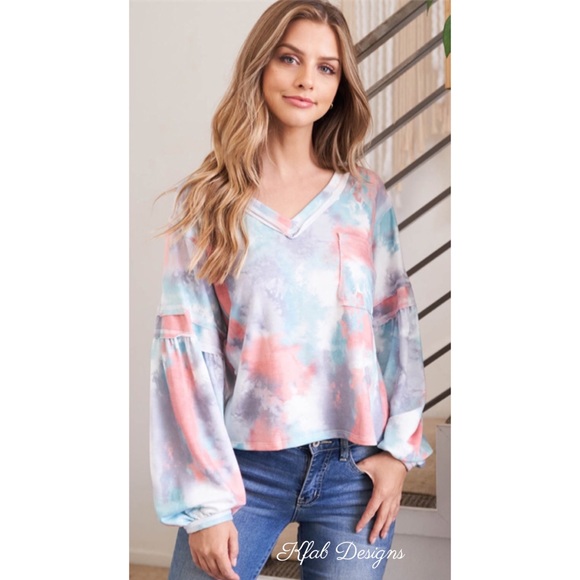 LAST V Neck Puff Sleeve Tie Dye Front Pocket Top - Picture 4 of 9